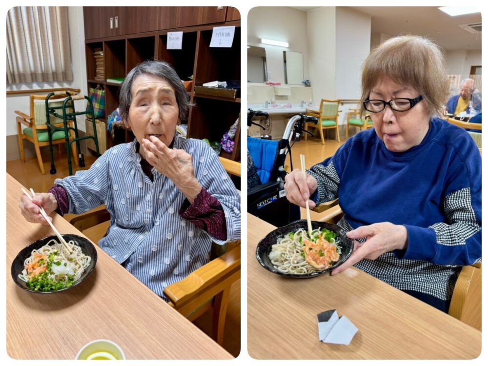 藤枝市老人ホーム_7月蕎麦打ち桜海老天おろしそば