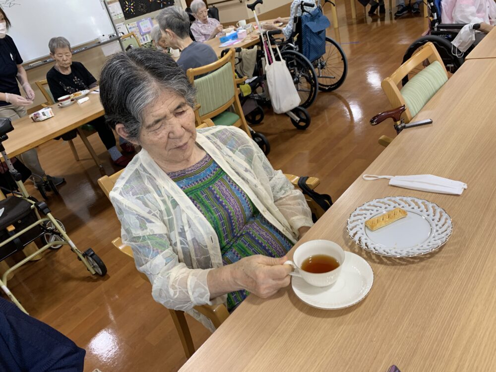 駿東郡長泉町老人ホーム_8月のお茶会紅茶会