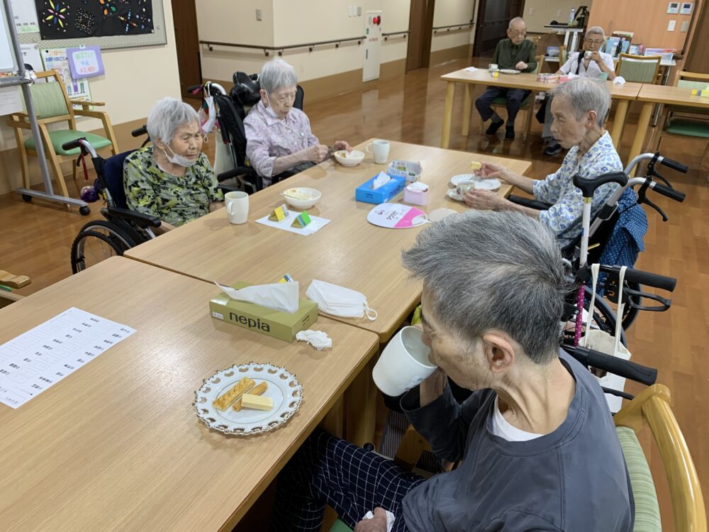 駿東郡長泉町老人ホーム_8月のお茶会紅茶会