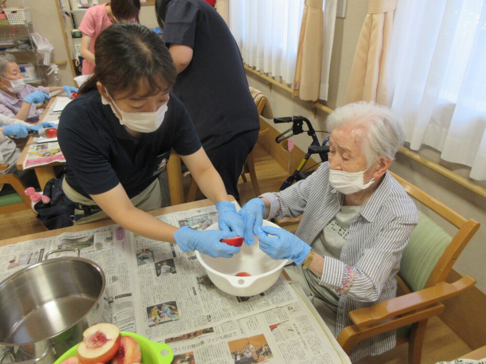 浜松市老人ホーム_ふわふわ初生氷堂手作りかき氷シロップを作ろう