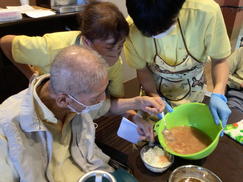 浜松市老人ホーム_ふわふわ初生氷堂氷かき体験