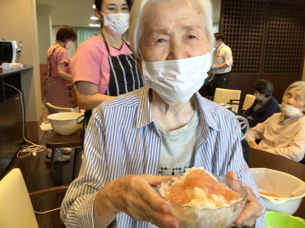 浜松市老人ホーム_ふわふわ初生氷堂氷かき体験