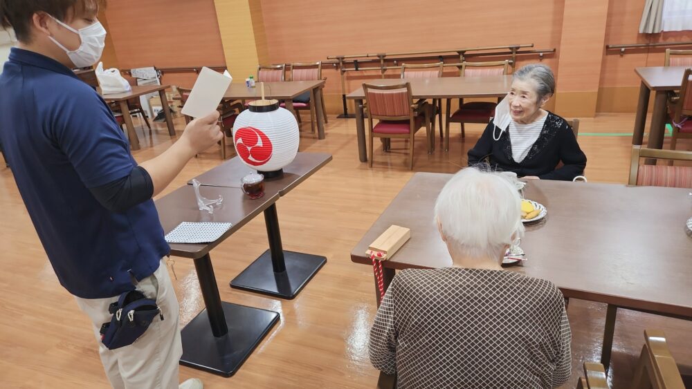 駿東郡長泉町老人ホーム_五感を感じる紅茶会懐かしき秋祭りの世界へ