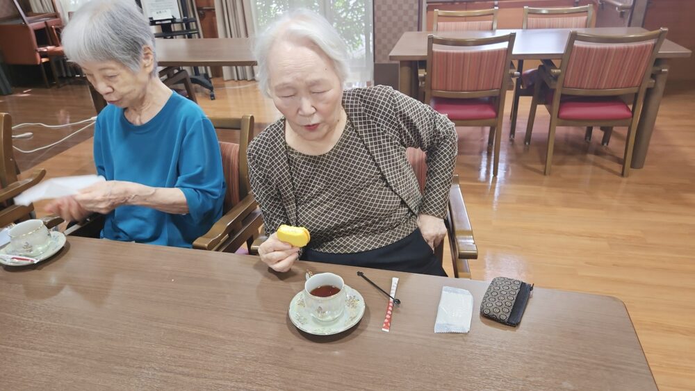 駿東郡長泉町老人ホーム_五感を感じる紅茶会懐かしき秋祭りの世界へ