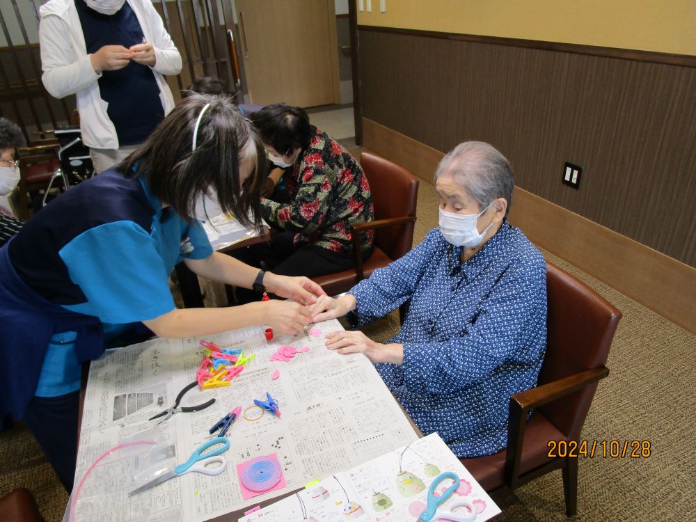 静岡市清水区老人ホーム_クラフトバンド教室コースター