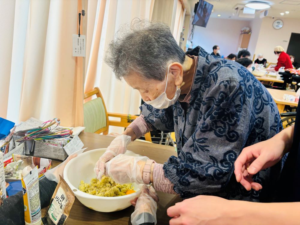 静岡市清水区老人ホーム_さつまいものホットケーキ