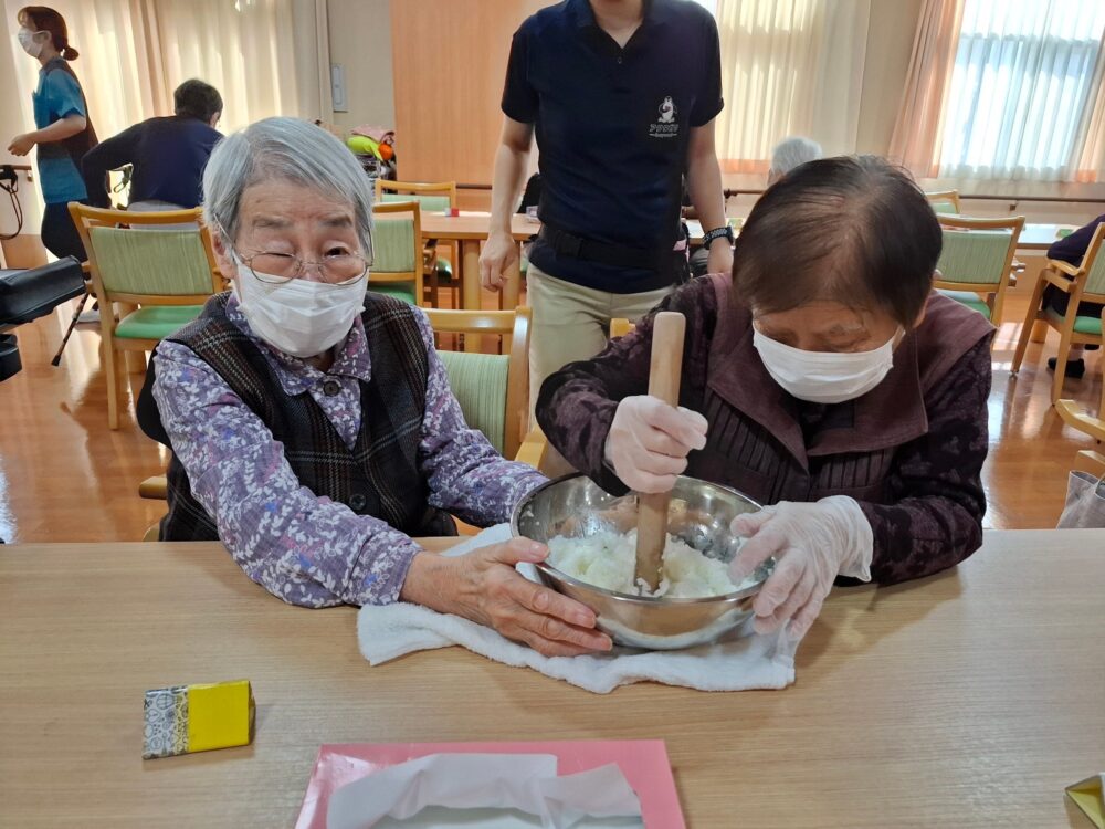 駿東郡長泉町老人ホーム_五感で感じるお茶会秋を彩る御萩と共に