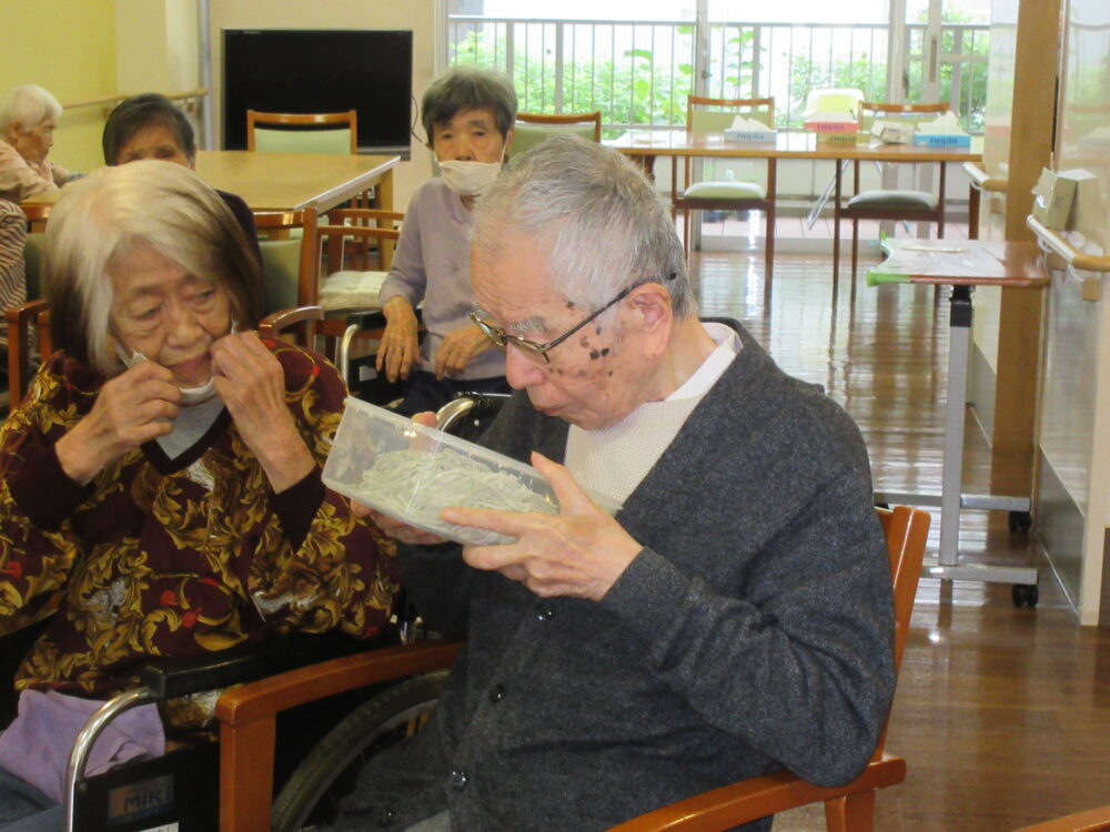 静岡市葵区有料老人ホーム_11月の変わり蕎麦あおさ切り