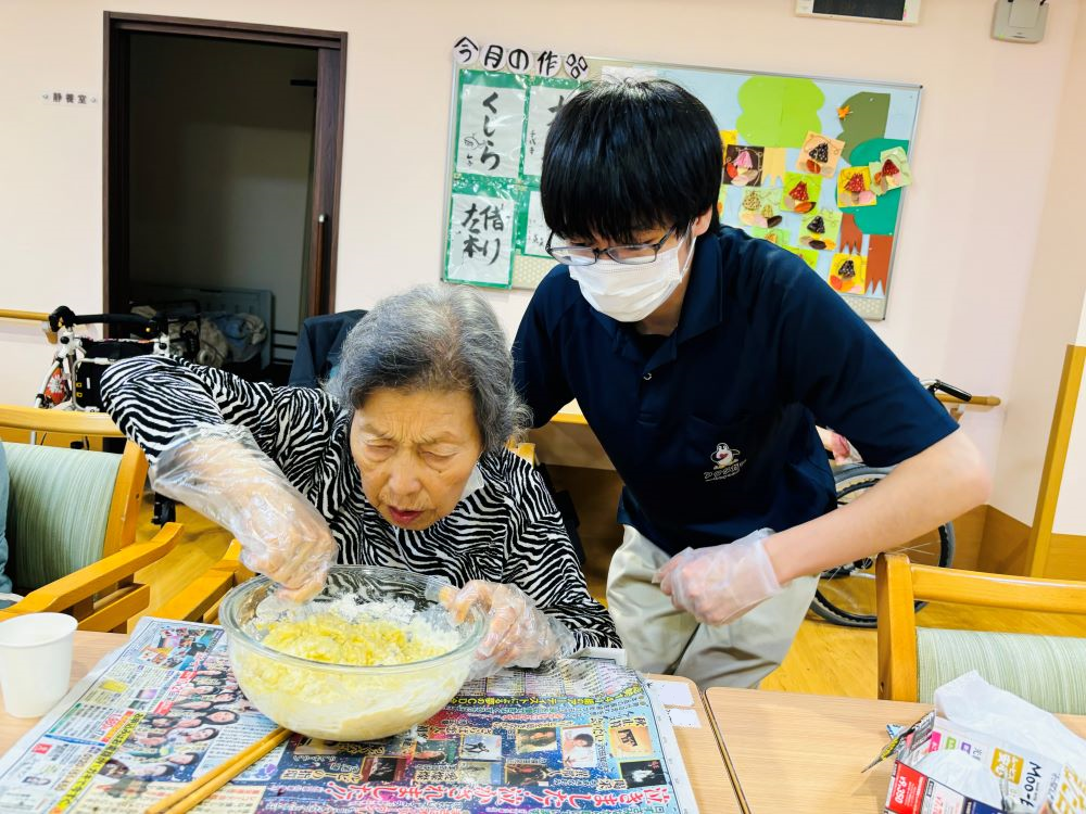 静岡市清水区老人ホーム_さつまいものホットケーキ