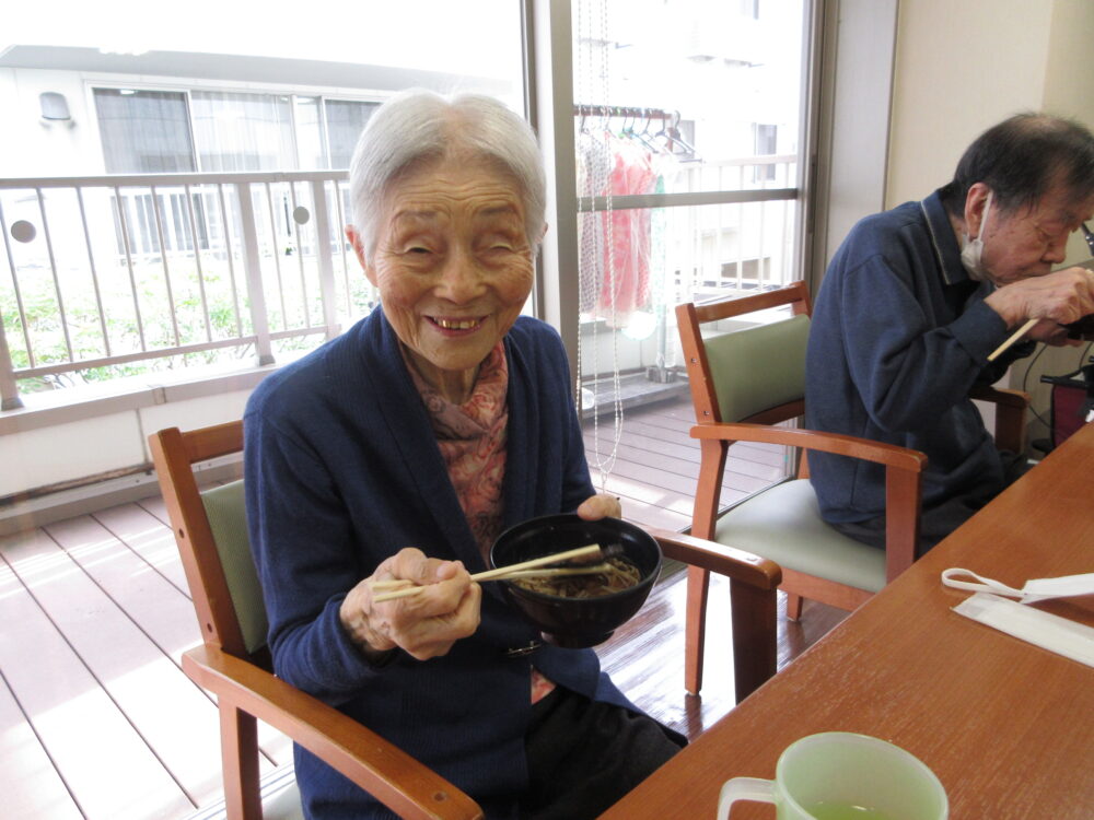 静岡市葵区有料老人ホーム_五感イベントにしんそば