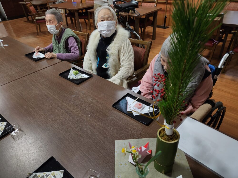 駿東郡長泉町老人ホーム_五感で感じるお茶会～お正月飾り～