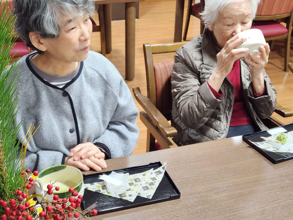 駿東郡長泉町老人ホーム_五感で感じるお茶会～お正月飾り～