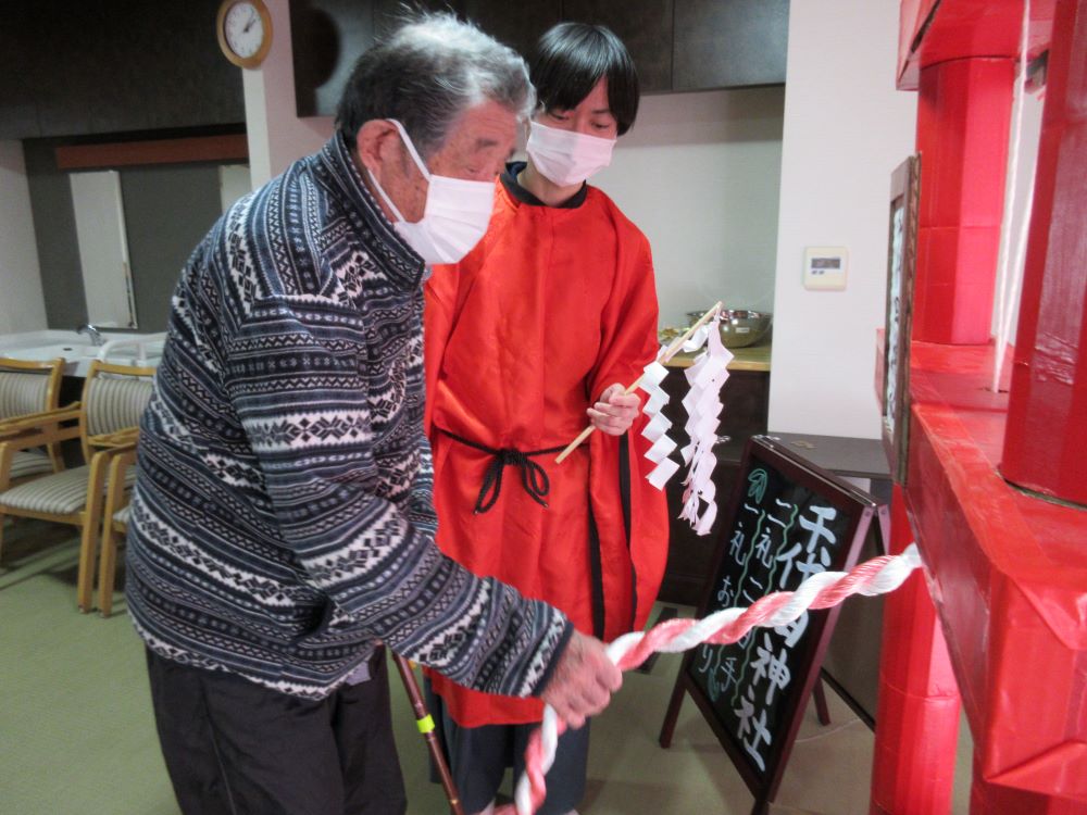 静岡市葵区老人ホーム_初詣千代田神社2025