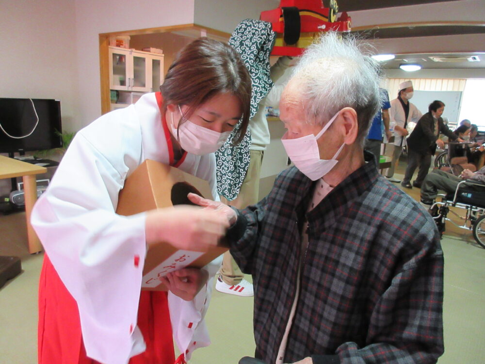 静岡市葵区老人ホーム_初詣千代田神社2025